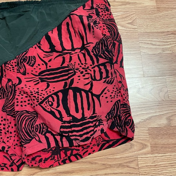 Vintage Dash Men’s Swim Trunks Large Shorts Red Black 100% Nylon Fish Board Line - Picture 2 of 6